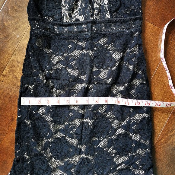 Victorian Lace Dress - Picture 7 of 8